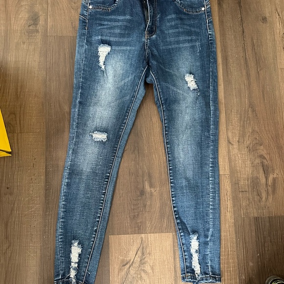 Distressed Blue Denim Jeans EUC - Picture 1 of 4